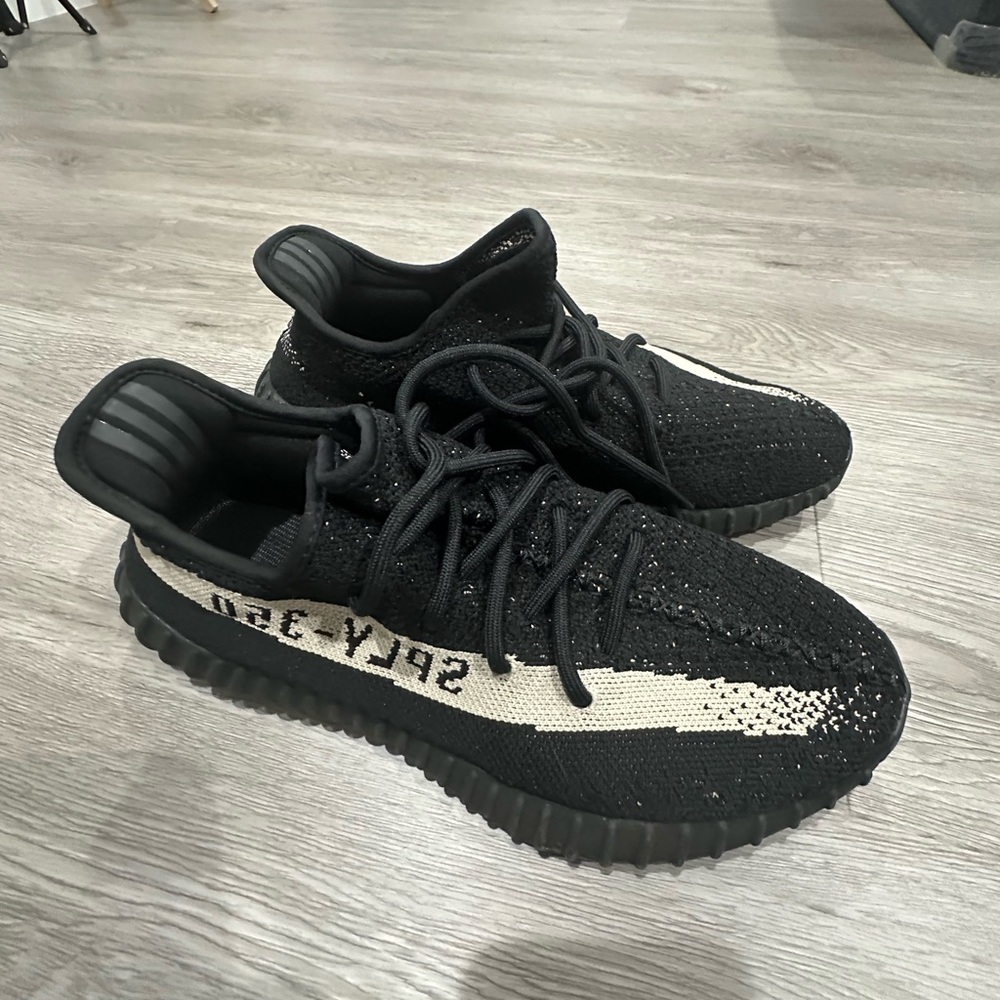 Yeezy 350 V2 Oreo